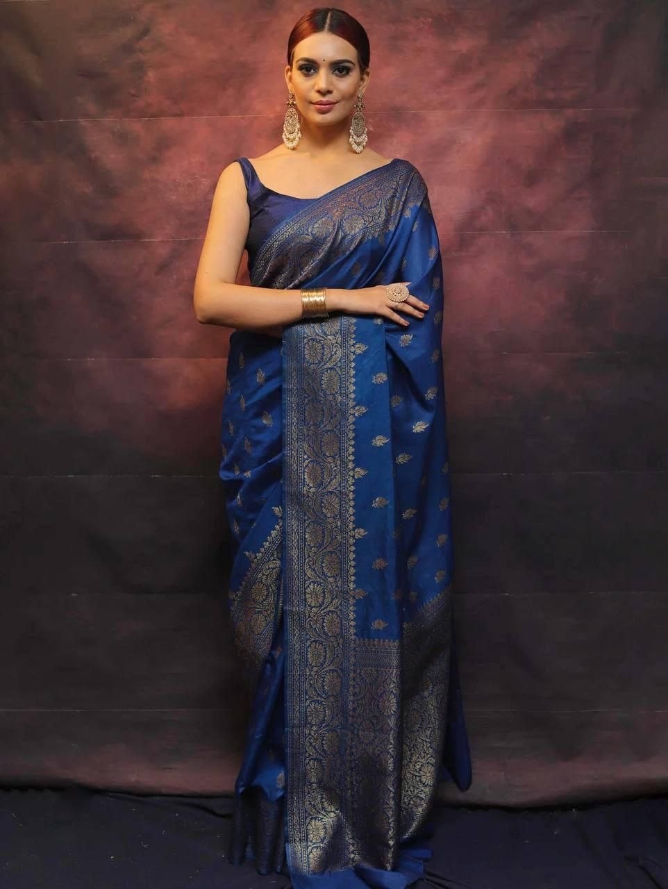 Banarasi Lichi Silk Saree With Jacquard Weaving Work