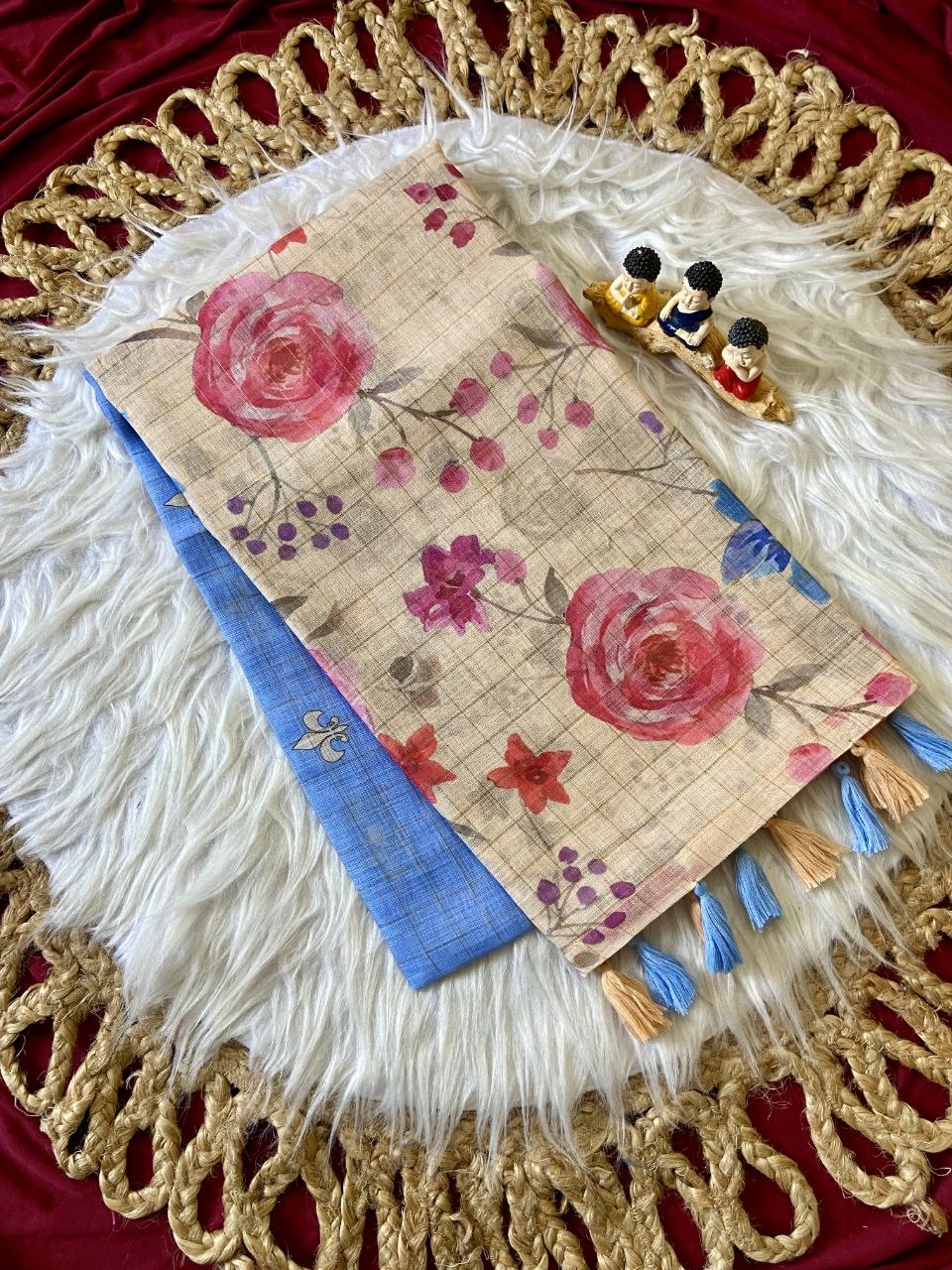 Soft Linen Cotton Saree With Beautiful Flower Printed Work