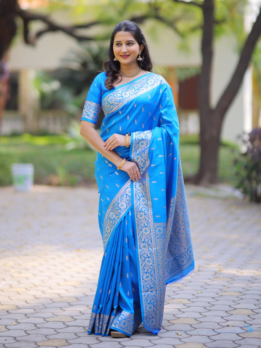 Banarasi Silk Saree With Zari Weaving Work