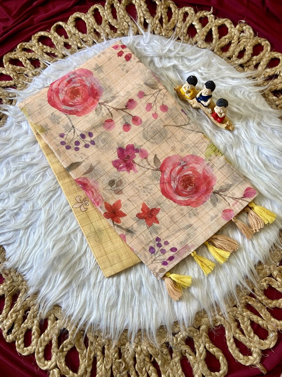 Soft Linen Cotton Saree With Beautiful Flower Printed Work