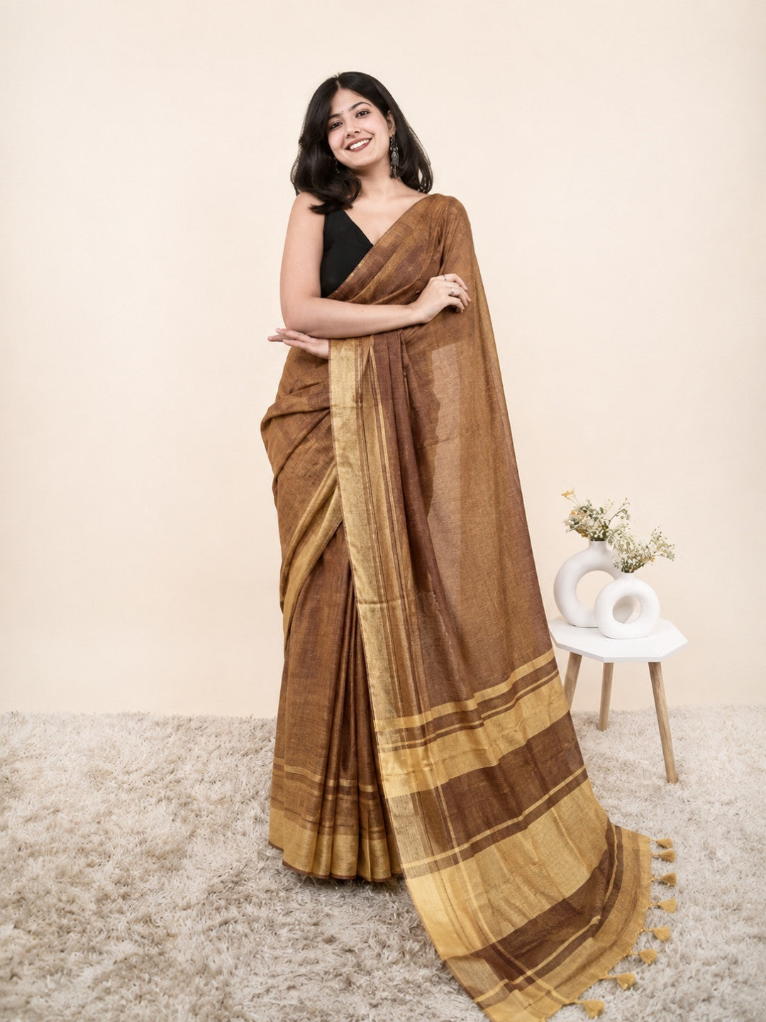 Tissue Crush Linen Silk Saree With Golden Zari Work