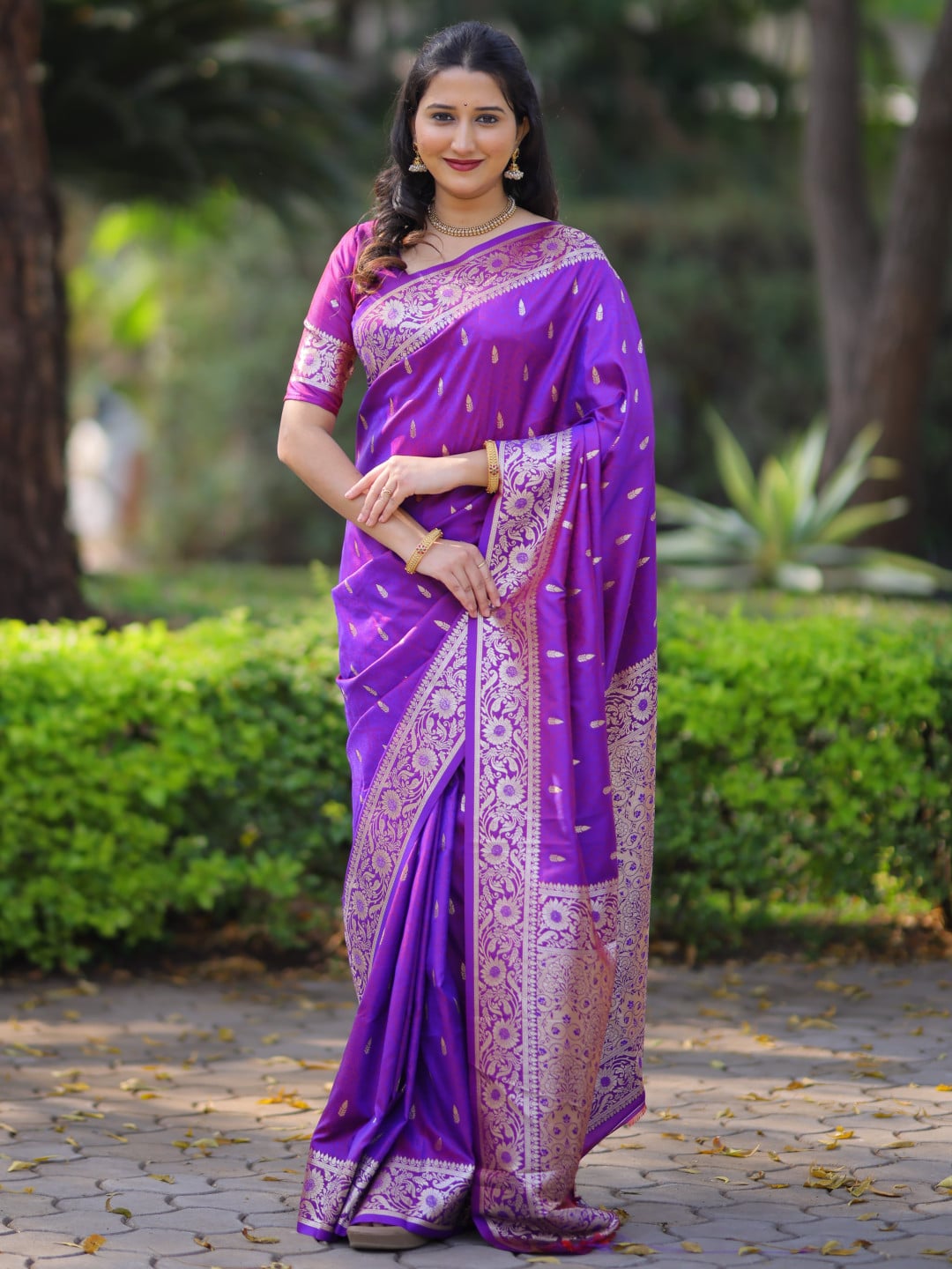 Banarasi Silk Saree With Zari Weaving Work