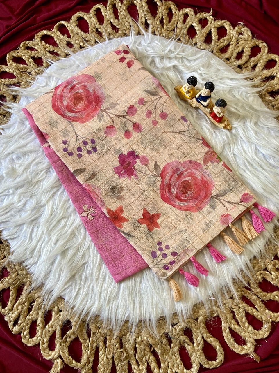 Soft Linen Cotton Saree With Beautiful Flower Printed Work