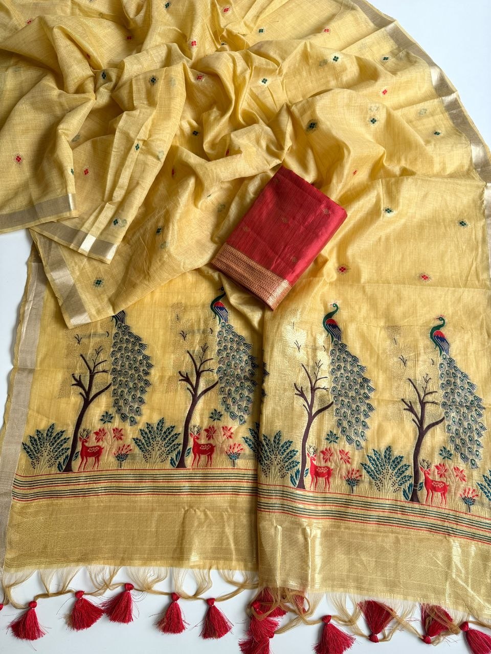Chanderi Silk Saree With Thread Weaving Work