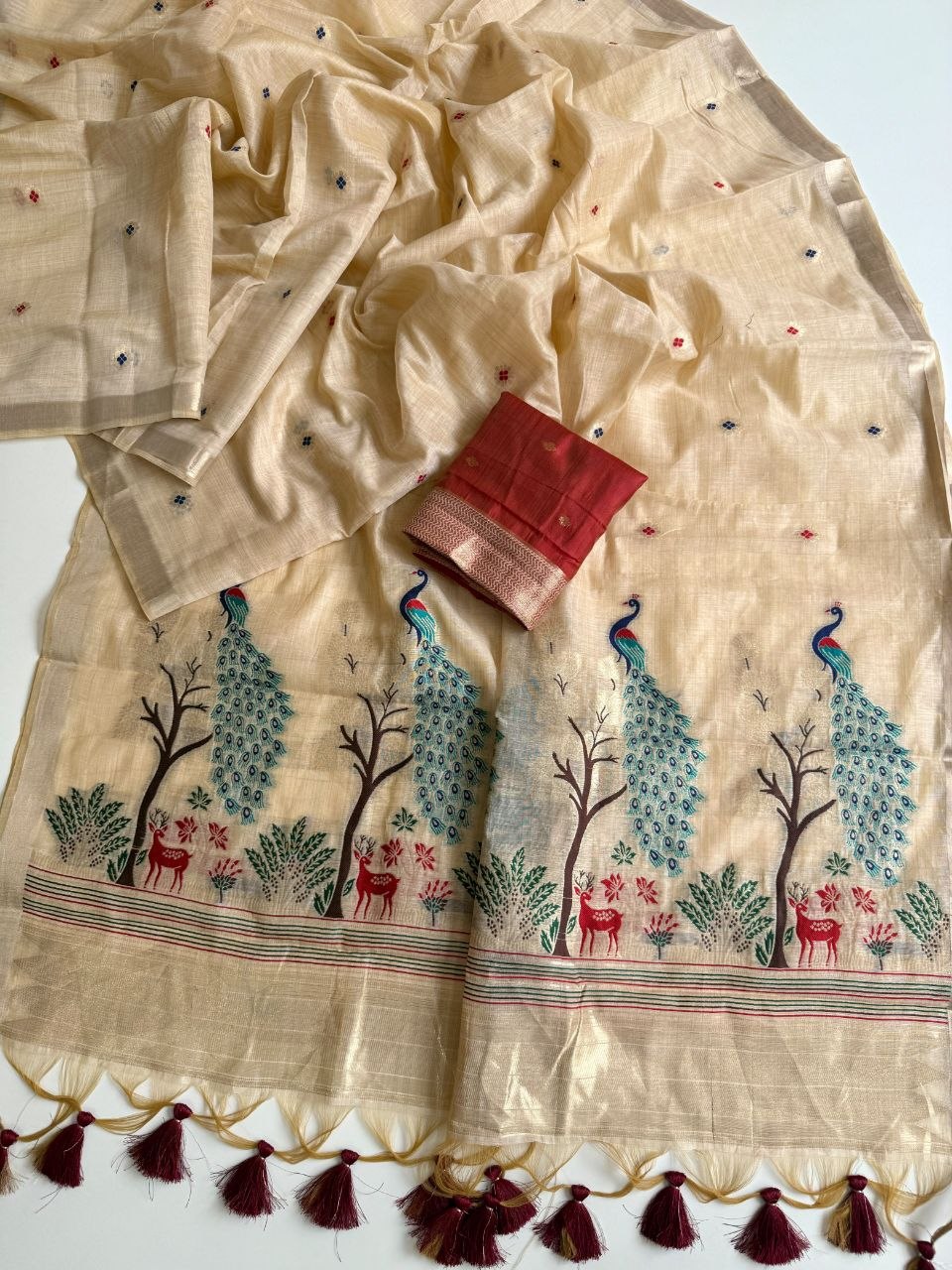 Chanderi Silk Saree With Thread Weaving Work